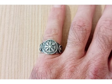 Кольцо с руническим компасом Вегвизир и рунами Тейваз (Тюр) - Путь Воина